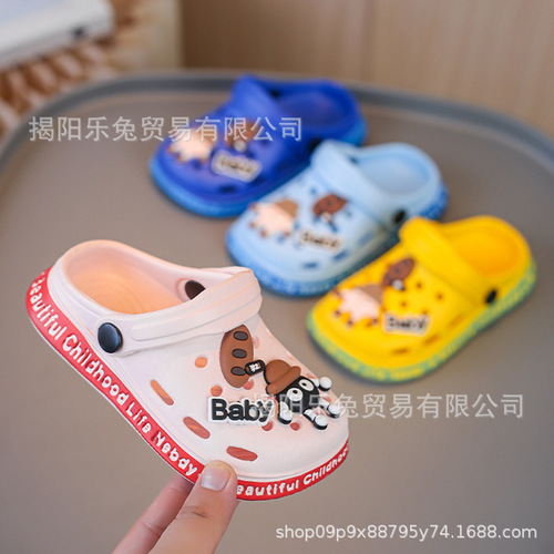 Adorable and quirky cartoon boy and girl child sprites, holey shoes, fashionable, with a soft head and sole, children's summer sandals