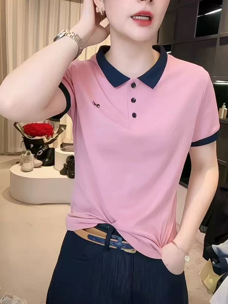Áo thun nữ cổ polo tay ngắn, chất liệu dệt kim, thêu hình ngựa nhỏ — Màu hồng chi tiết 3