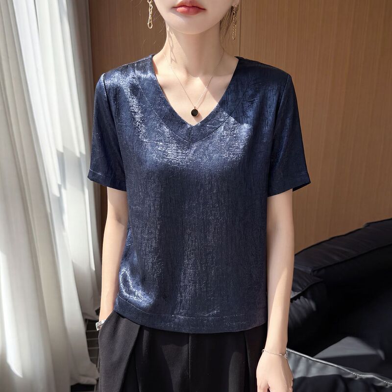 2026 New Summer Short-Sleeved T-Shirt for Women, Solid Color V-Neck, Long Neck, Silky Satin Top, Slimming, Elegant and Versatile 2026 New Summer Short-Sleeved T-Shirt for Women, Solid Color V-Neck, Long Neck, Silky Satin Top, Slimming, Elegant and Versatile