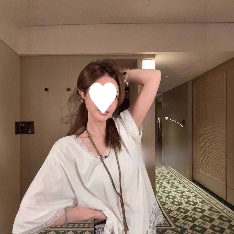 Spot Mx Nude Feel, Soft and Skin-Friendly Design, Eyelash Lace and Eye-Catching Paper Figure Casual V-Neck Top