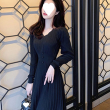 法式赫本风白色针织长袖连衣裙女秋冬配大衣内搭打底修身毛衣长裙