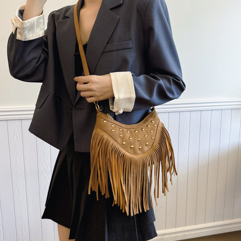 2025 Retro Casual Versatile Tassel Large Capacity Rivet Trendy Maillard Western Saddle Suede Shoulder Crossbody Bag