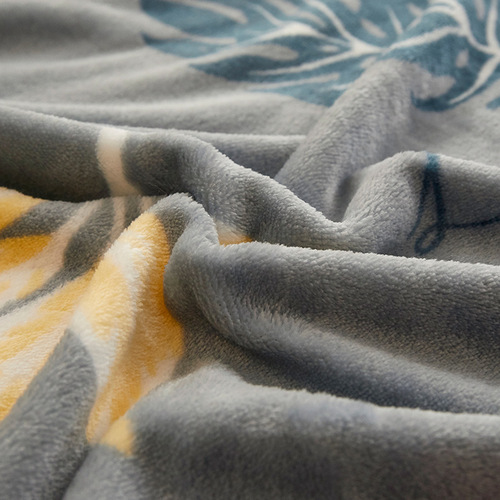 A Thick Winter/Spring Wool Blanket, Milk Fleece Insulated Office Napkin, Living Room Foldable Cute Dual-Sided Single Person