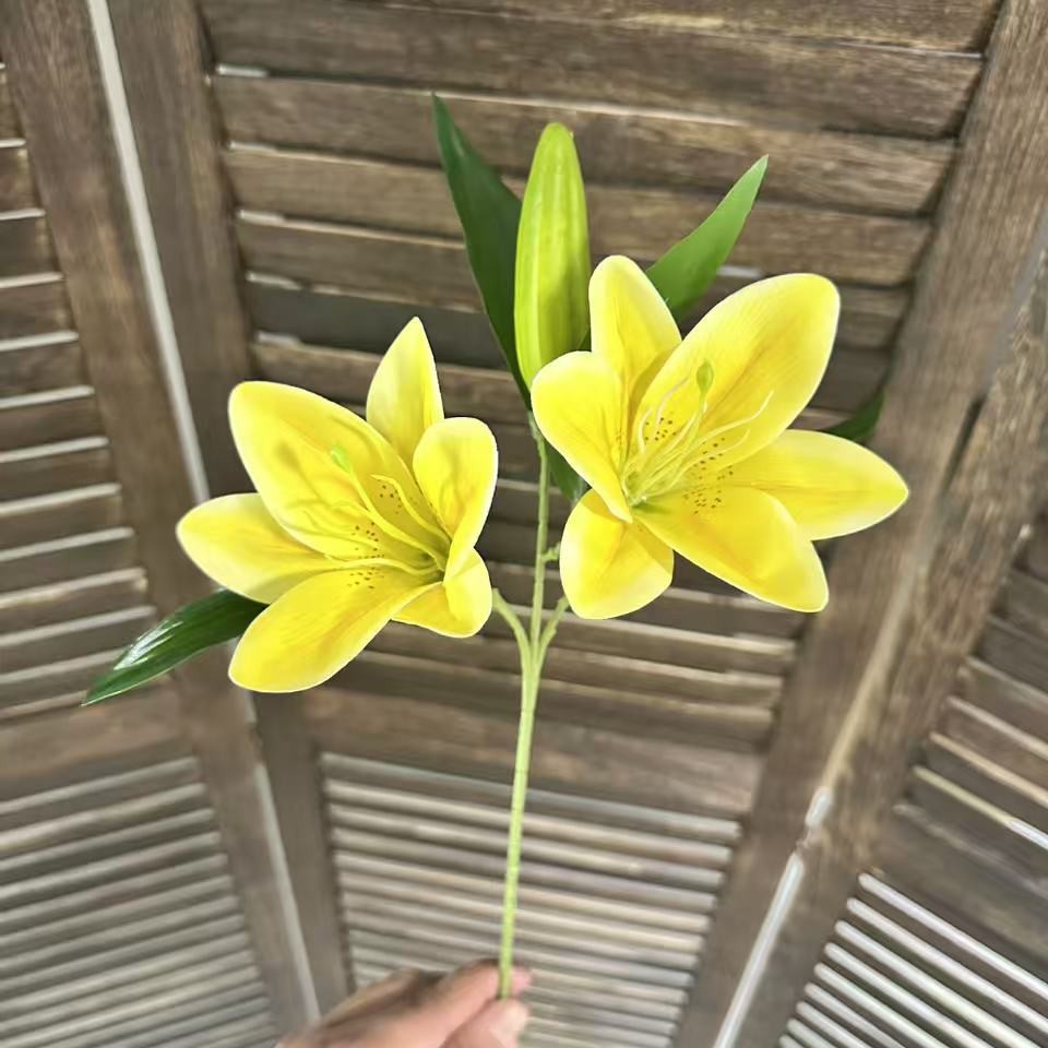 꽃 2개 새싹 1개