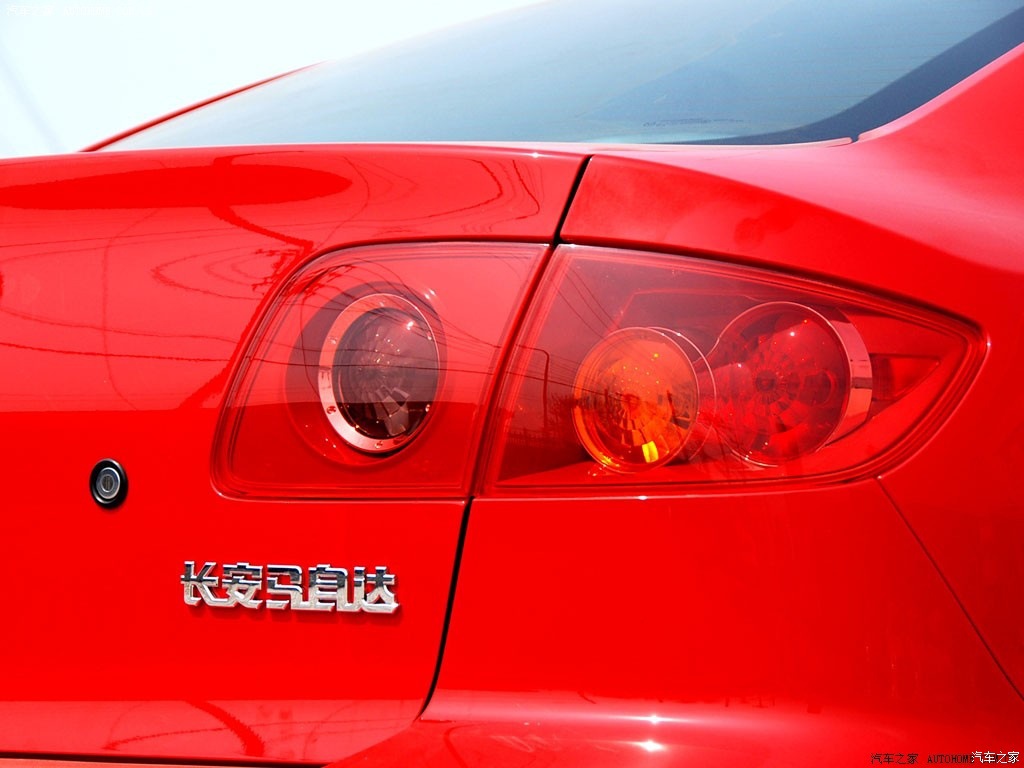 Suitable for horse 3 tail light classic Changan Mazda M3 tail light M3 black bottom rear combination tail light brake light reverse light