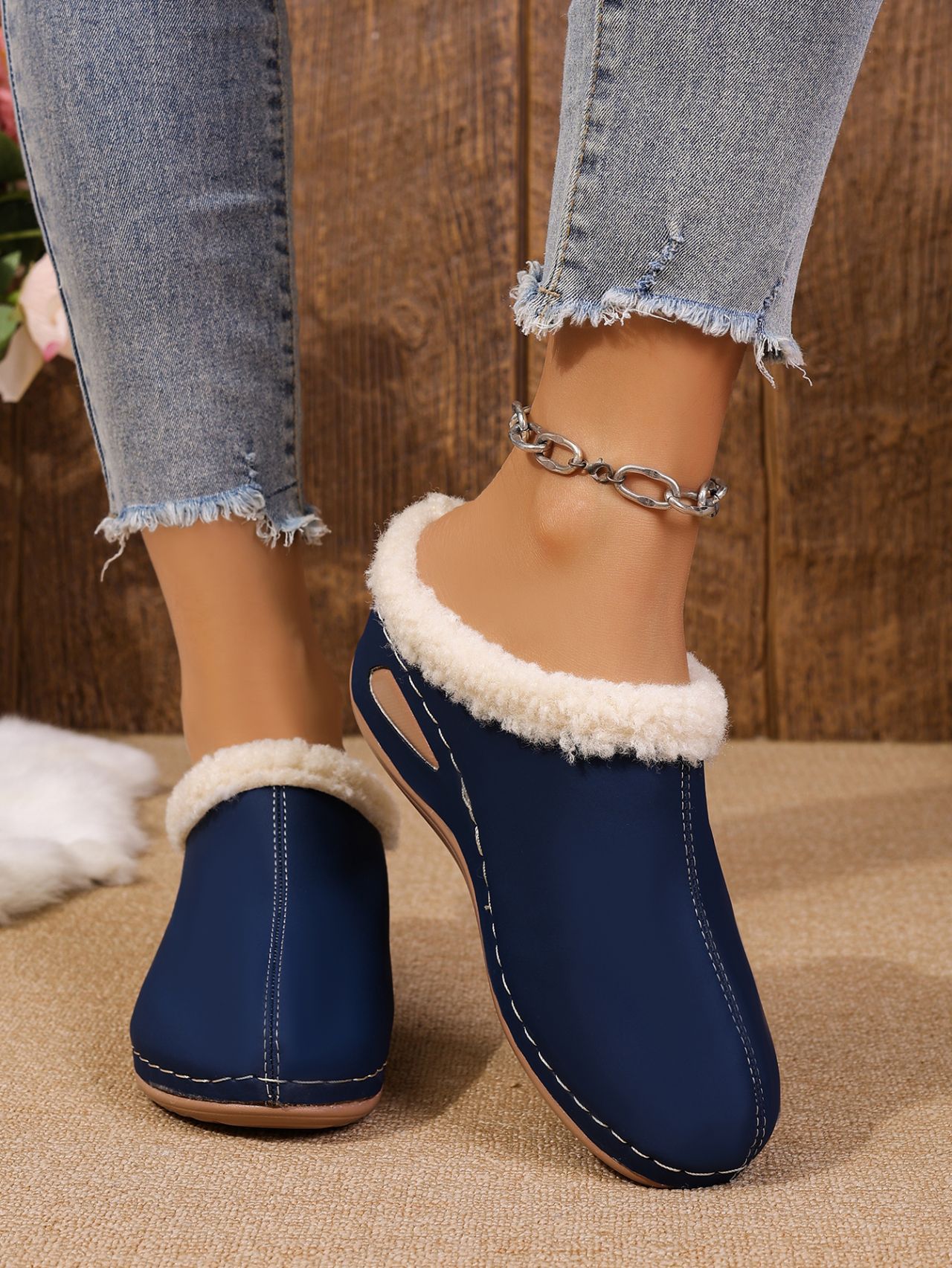 Women's Fleece Lined Wedge Heel Slippers Plus Size Thick Sole Warm Fur Lined Closed Toe Cotton Autumn New Size 43_vogvips.com