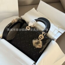 �߰汾2025�¿��ĸ�����������ƤŮ���r�аٴ����μ�б���Ů