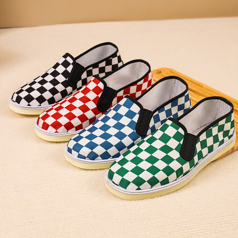 Zapatos de tela planos de corte bajo Fondo de corte bajo para mujer Fondo antiguo de múltiples capas Beijing zapatos planos de tela de algodón coser zapatos de goma para madre