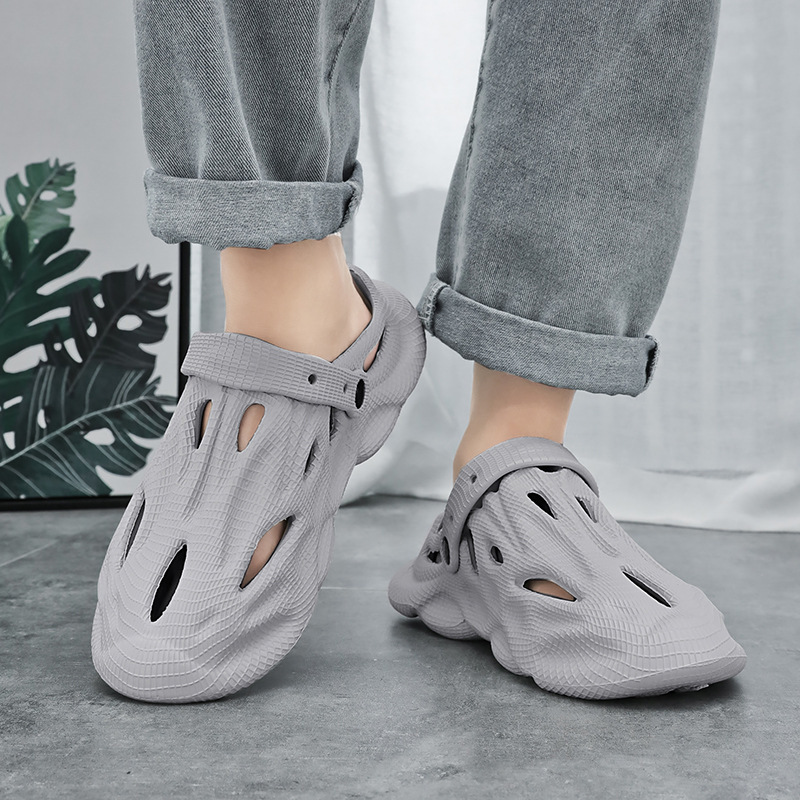 2024 Summer New Coconut Hole Shoes Men's Outwear Slip-on Sandals Non-slip Tracing Beach Slippers