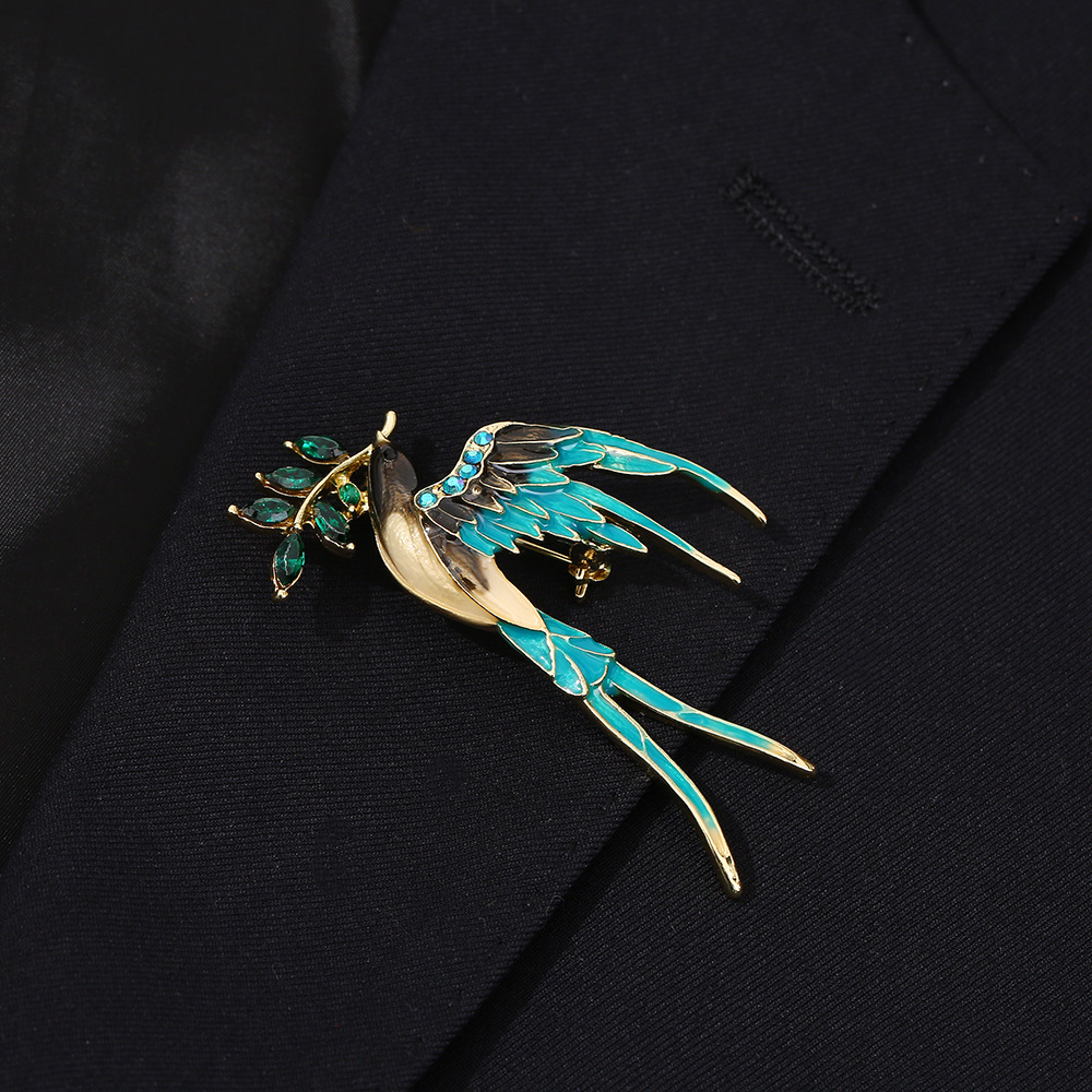 New European and American Style Retro Enamel Owl Brooch, Eco-Friendly Alloy Lapel Pin, Suit Accessory