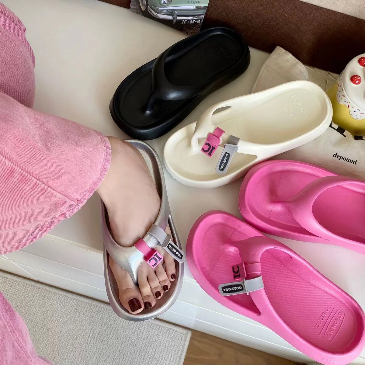 South Korea Explosive Flip-flops Women's Casual All-match Summer Thick Bottom Internet Celebrous Flip-on Feeling Shit Sandals for Women