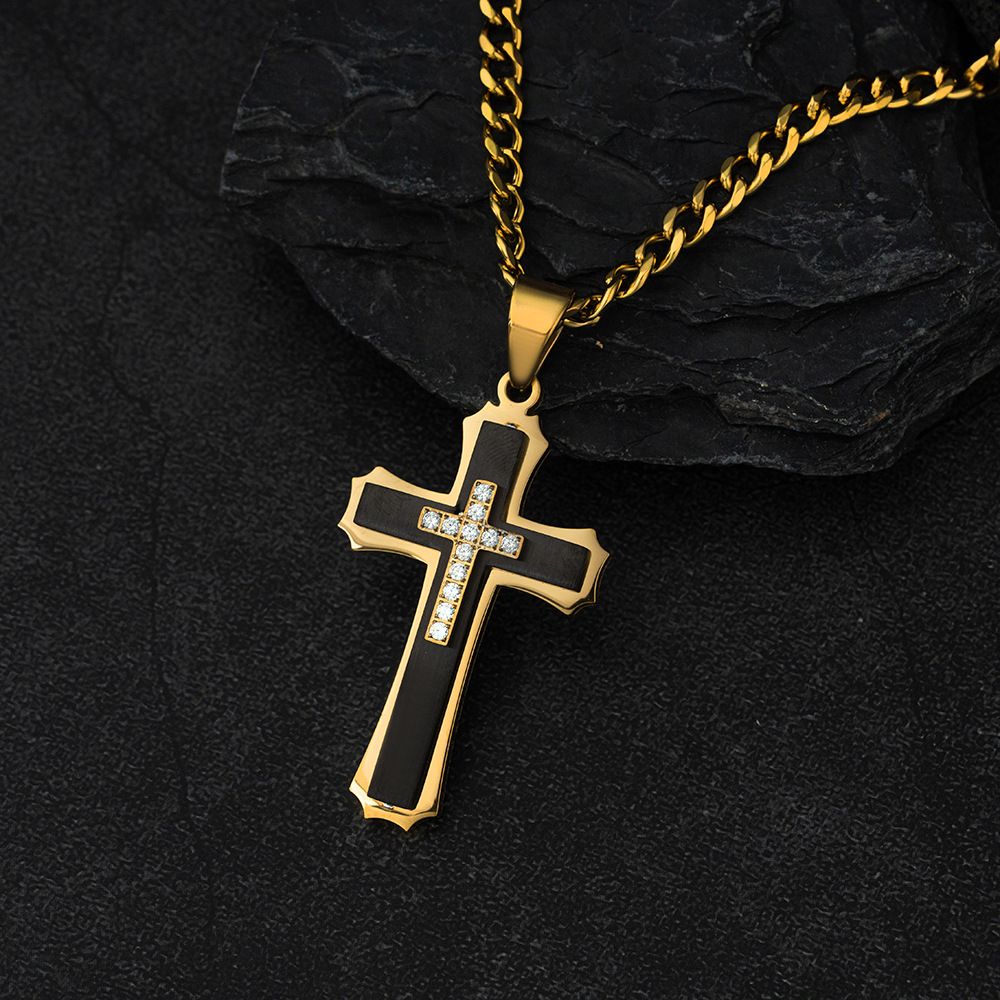 Collier en titane, pendentif croix multicouche en acier inoxydable pour homme, orné de zirconiums, style européen, en vente directe à l'export._voghion.com