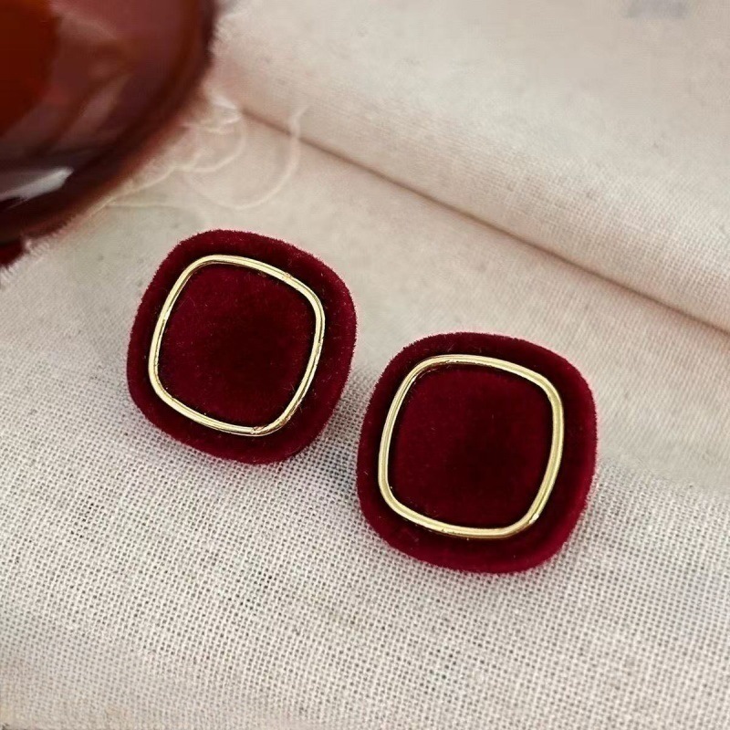 red square retro atmospheric earrings