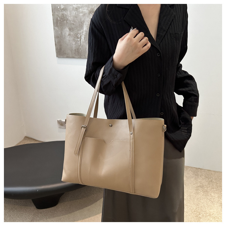 Retro texture commuting solid color simple 2024 autumn new large-capacity single-shoulder bag with a relaxed underarm tote bag undefined