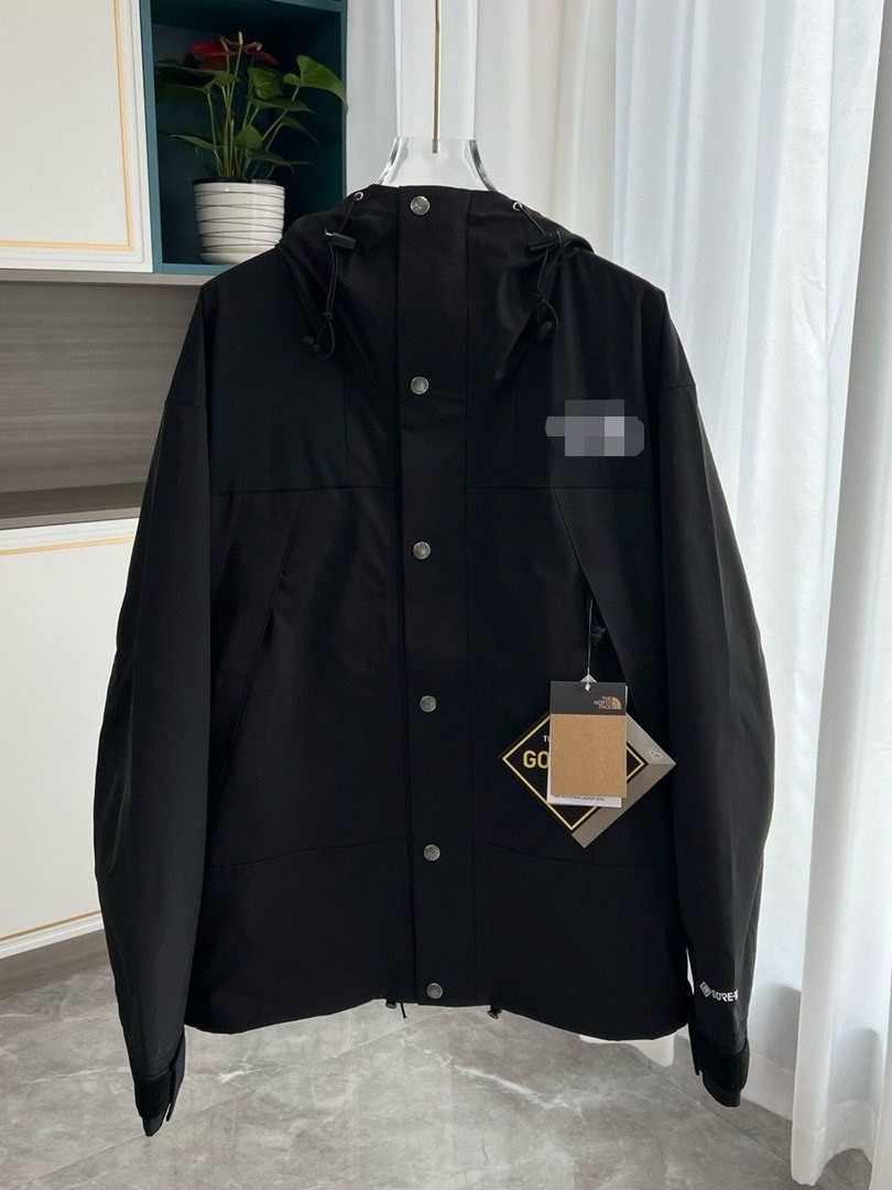 The North Face 1990 su keçirməyən küləkliyə davamlı qapüşonlu gödəkçə