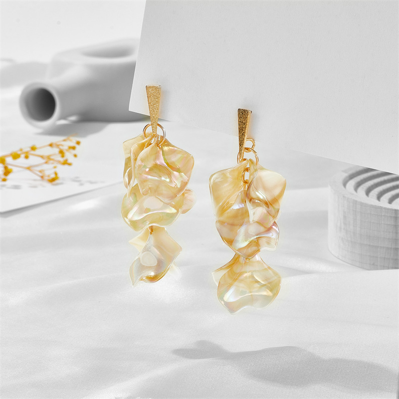 1 Pair Fashion Petal Arylic Women's Drop Earrings display picture 5