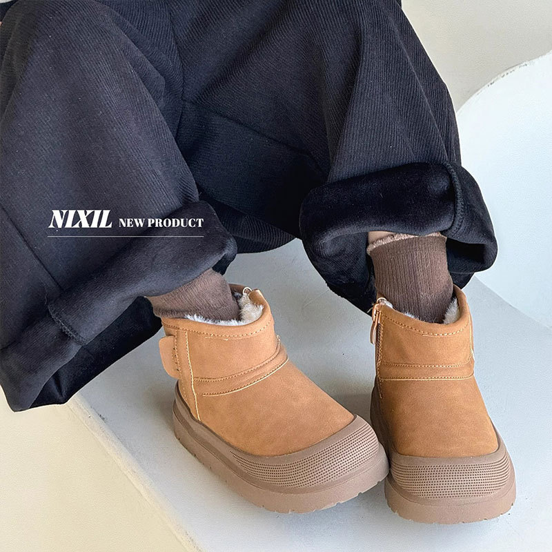 Botas de nieve para niños invierno 2025 nuevos zapatos de algodón grueso calentamiento de niñas botas cortas de algodón de niños botas de algodón