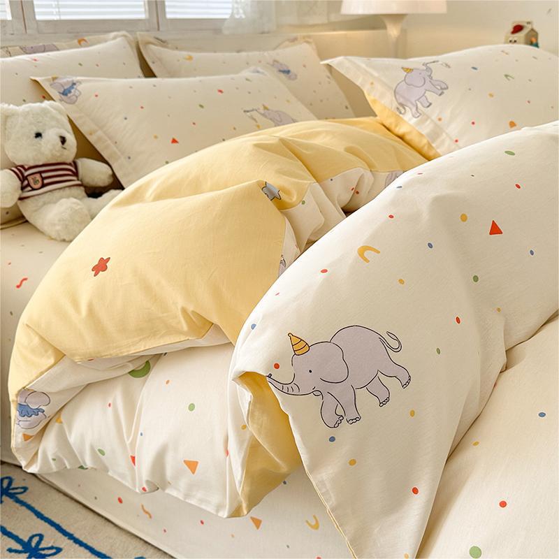 Cama de algodón de dibujos animados juego de cuatro piezas 2025 nuevo verano sábana de algodón edredón juego de tres piezas ropa de cama de dormitorio