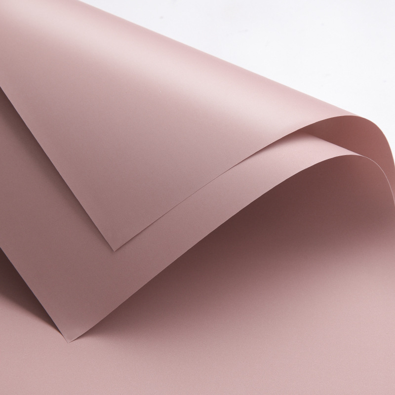 Papel Ouya monocromo al por mayor película nacarada impermeable embalaje de ramo de papel papel estilo coreano papel de regalo de flores del día de San Valentín