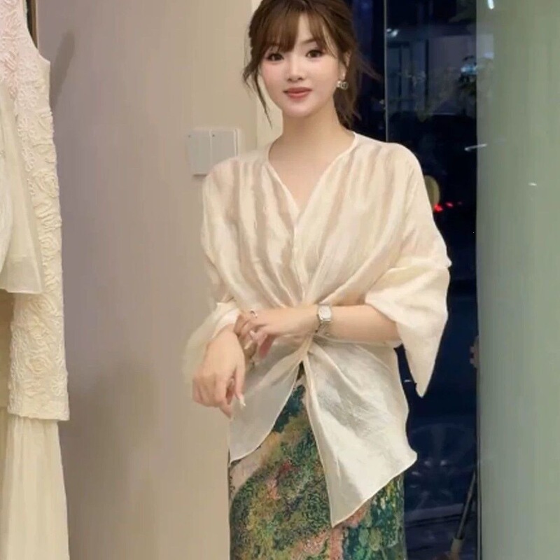 2026 Summer New Style Twist-Knot Irregular Sun Protection Shirt Design New Chinese Style Thin Top for Women 2026 Summer New Style Twist-Knot Irregular Sun Protection Shirt Design New Chinese Style Thin Top for Women