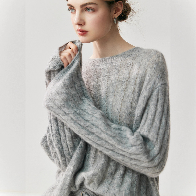 Relaxed Loose Velvet Cashmere Knitwear Lazy Style 2025 Autumn and Winter New Round Neck Twist Women's Thin Knitwear