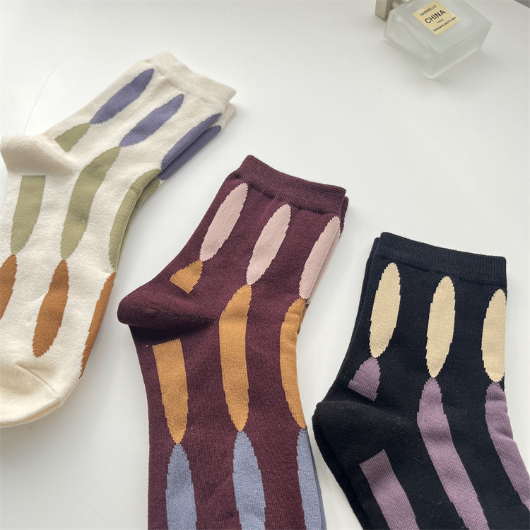 Women's Retro Color Block Cotton Crew Socks A Pair display picture 8