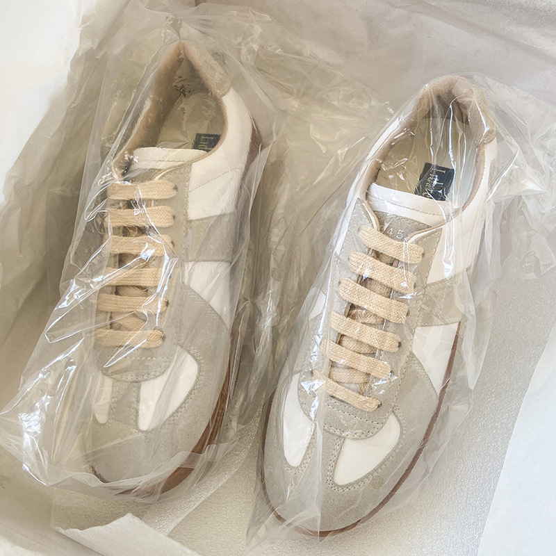 Versión de cuero de vaca ~ primavera y otoño zapatos de entrenamiento de cuero de mujer retro aumento de altura interior zapatos blancos pequeños zapatos deportivos casuales