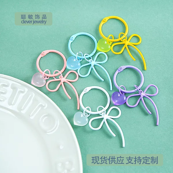 Creative bow-shaped small heart keychain zinc alloy pendant accessory for handmade DIY beadwork materials wholesale