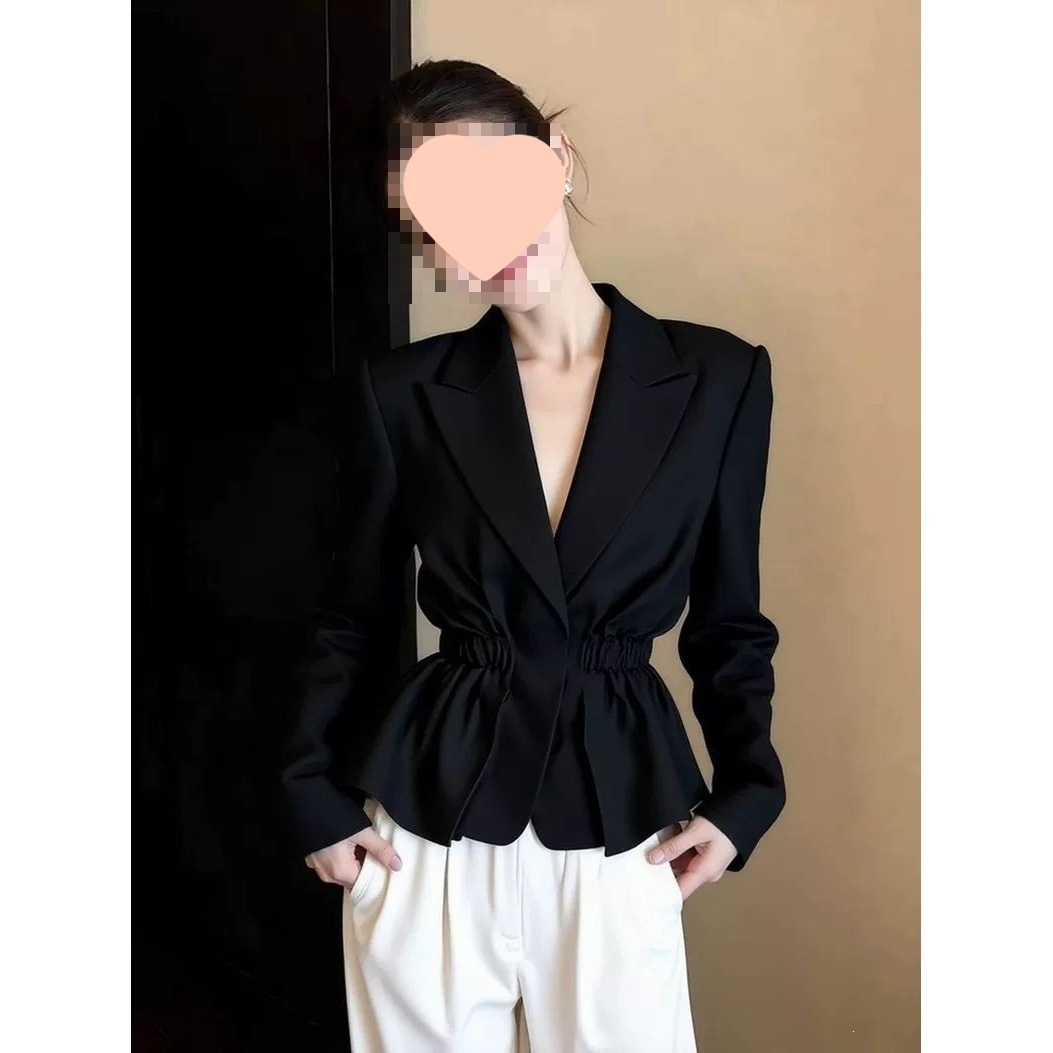 早春漂亮上衣轻奢感时髦洋气时尚又a又飒黑色西装外套女