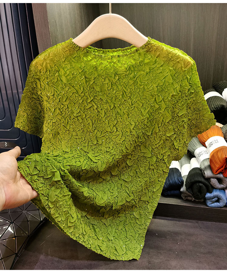 Áo thun ngắn tay nữ cổ tròn xếp li dập nổi kim cương, chất liệu cotton phối polyester, form suông thoải mái, phù hợp đi làm và dạo phố mùa hè — Màu hồng, Màu xanh lá, Màu mơ chi tiết 9