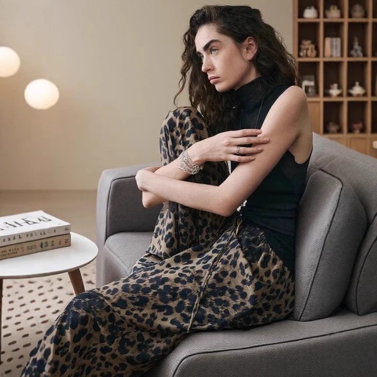 Th~Row Snow Leopard Print Pants Women's Crepe Mulberry Silk Flowing Paris Leopard Print Fishtail Skirt Shorts Air Pants Women