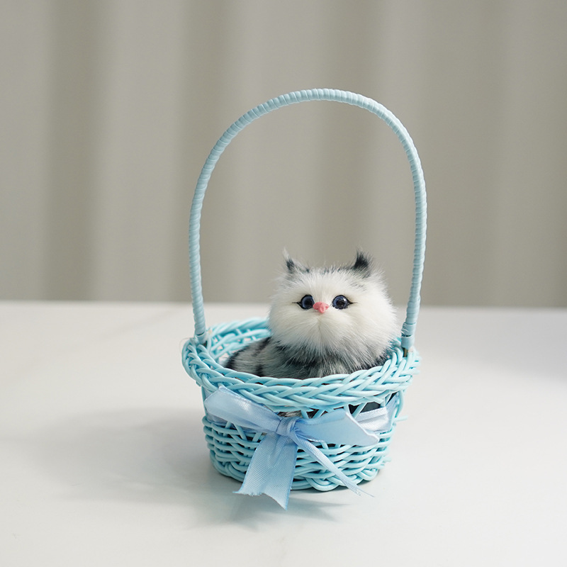 높은 바구니 (파란색) + 파란색과 흰색 스쿼트 고양이가 짖습니다