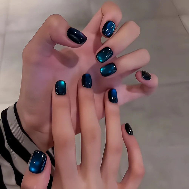 Elegant and sophisticated Melbourne deep blue cat-eye press-on nails, short style, super flattering, sweet and cool, simple design Elegant and sophisticated Melbourne deep blue cat-eye press-on nails, short style, super flattering, sweet and cool, simple design