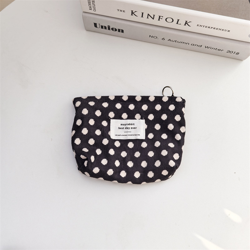 60g Weight Canvas Lining Material Zipper Closure Type / Strap Type Cosmetic Bag Bags Type Daily, Street, Shopping Occasion Corduroy Material Leopard Pattern All Seasons Season Women's Gender Elegant, Streetwear Style Square Shape Small Size Elegant Streetwear Leopard Corduroy Square Makeup Bags 15