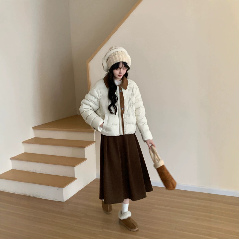 Retro Corduroy Color-Block Short Down Jacket for Women, Petite Size, High-Waisted, Slimming, Versatile, Warm Commuting Coat Retro Corduroy Color-Block Short Down Jacket for Women, Petite Size, High-Waisted, Slimming, Versatile, Warm Commuting Coat