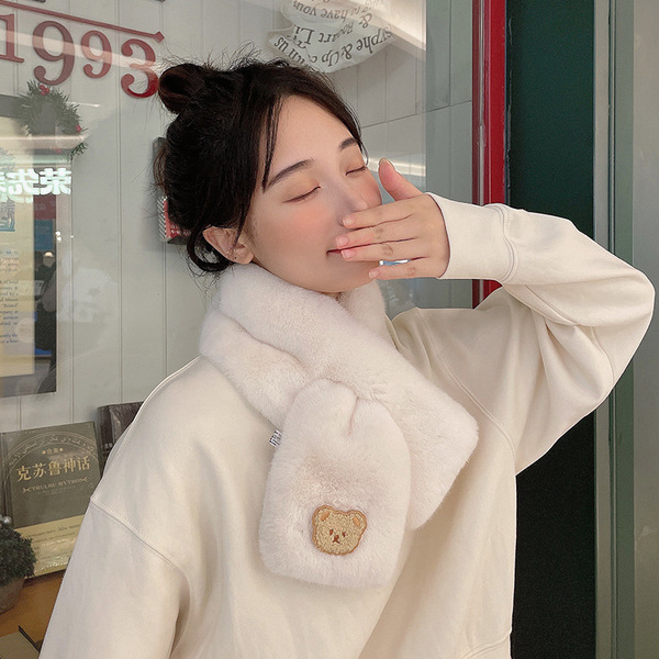 Demi-season cute three dimensional universal scarf pearl