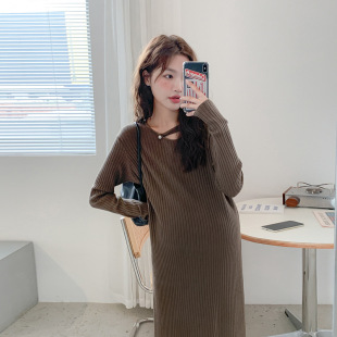 Autumn and Winter maternity clothes New pregnant women's sweater sweater skirt elastic slimming pit striped sweater personality hollow collar