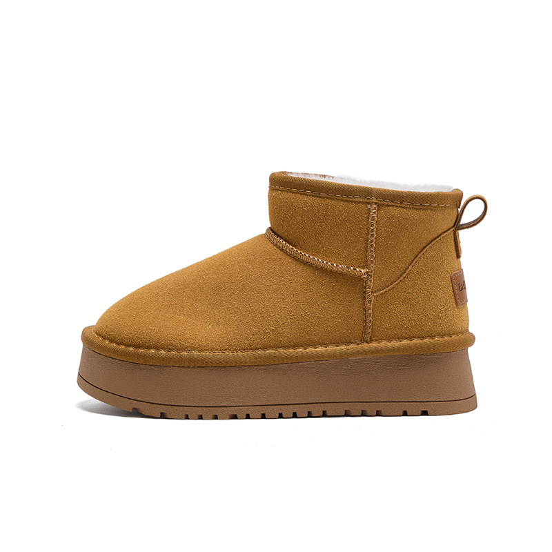 Botas de nieve de tubo corto de lana suave y cálida, zapatos de algodón de moda versátiles para viajar, zapatos a prueba de viento de la escuela secundaria.