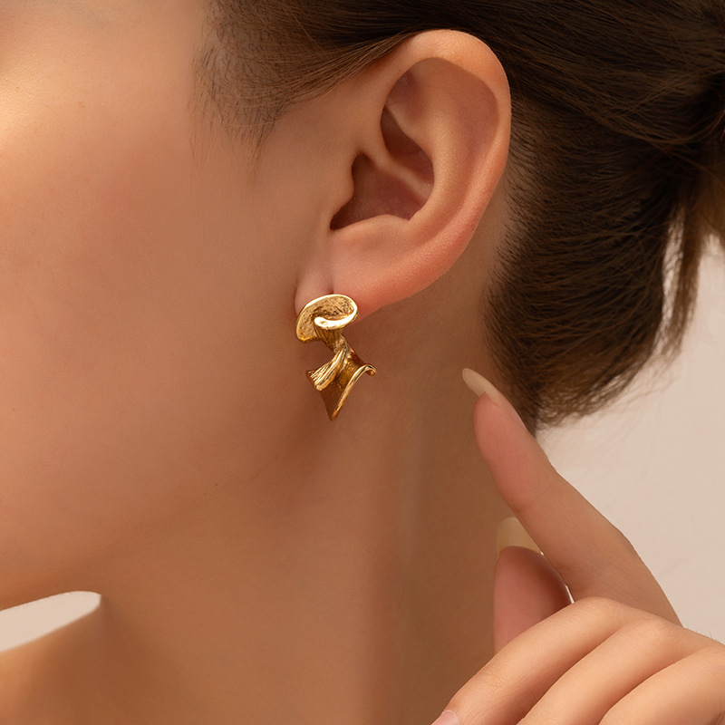 12g Weight 0.03µm Gold Plating Thickness Electroplated Gold Plating Process 201 Stainless Steel Ear Needle Material Golden Plated Plating Material Stone-Free Inlay Material Ear Studs Classification 1 Pair Quantity Daily Occasion 201 Stainless Steel Material Heart Shape, Flower, Spiral Pattern Women's Gender Elegant Style Plating Craft Heart Shape Flower Spiral Titanium Steel Elegant Waterproof Non Tarnish Surgical Steel Ear Studs 13