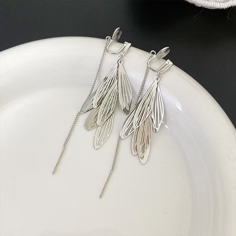 Especial estilo francés largo de lisilla mosquito bandeja de orejas sin agujeros de orejas femenina universal moda exquisita alta sensación de orejas