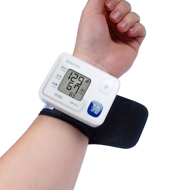Omron Electronic Blood Pressure Monitor HEM-8613 Wrist Model, Elderly-Friendly, Simple Operation, Home Smart Inflation and Measurement