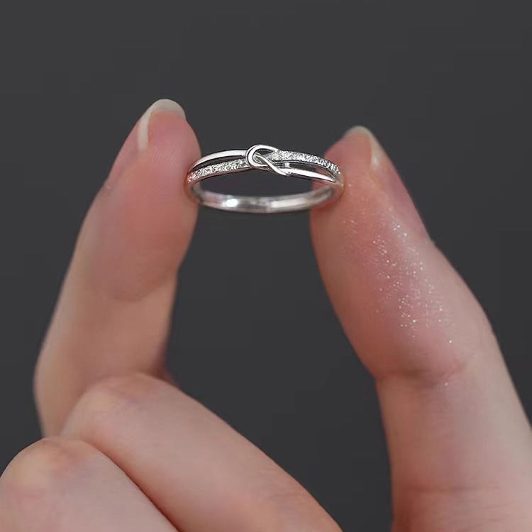 Designer ring i rent silver s999 med knutdesign för damer_voghion.com