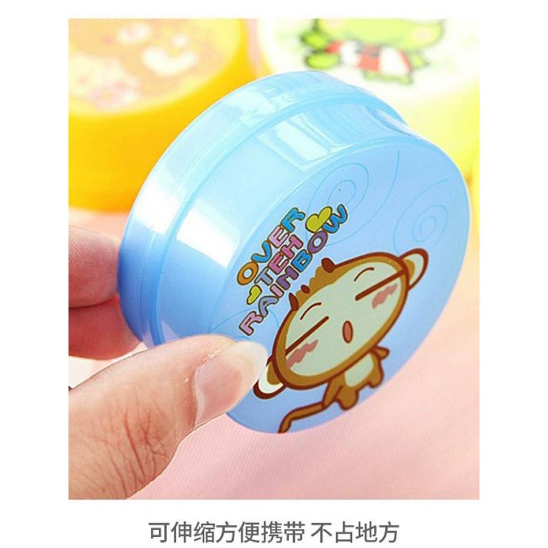 Creative handheld children's cartoon tea cup for traveling