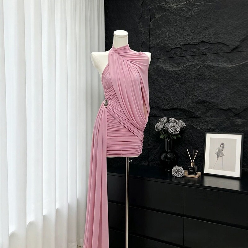 French-Style High-End Asymmetrical Halter Neck Dress for Women, Unique and Distinctive Design, Slim-Fitting and Flattering Gown