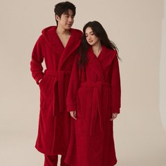 現物の寝衣の女性秋の冬のサンゴの毛の男性のバスローブのカップルのパジャマのセットは長い浴衣をプラスして冬を厚くします。