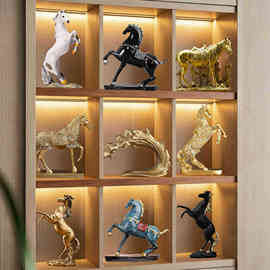 马年摆件客厅酒柜装饰招财金马工艺品办公桌面轻奢发财生肖马摆设