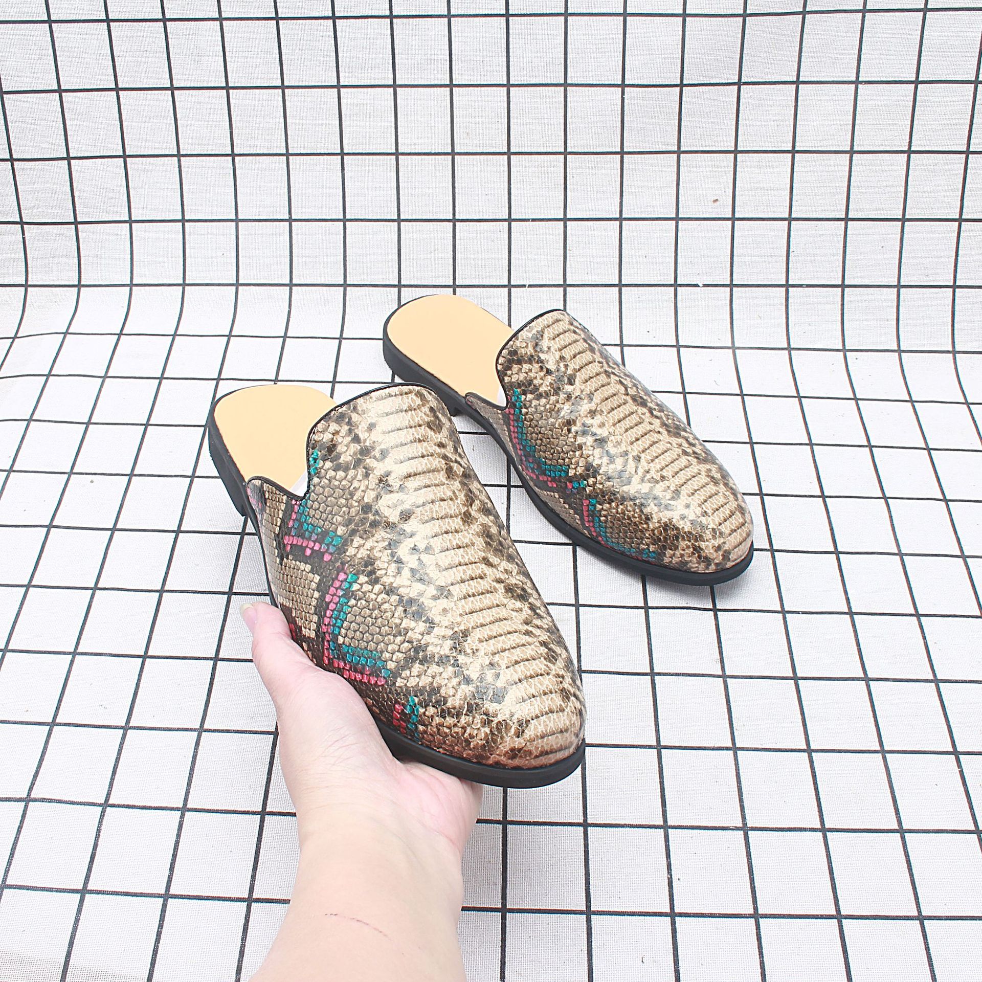 �¿��и��԰���ƤЬ�����⴩��ͷ����Ьʱ����������1389