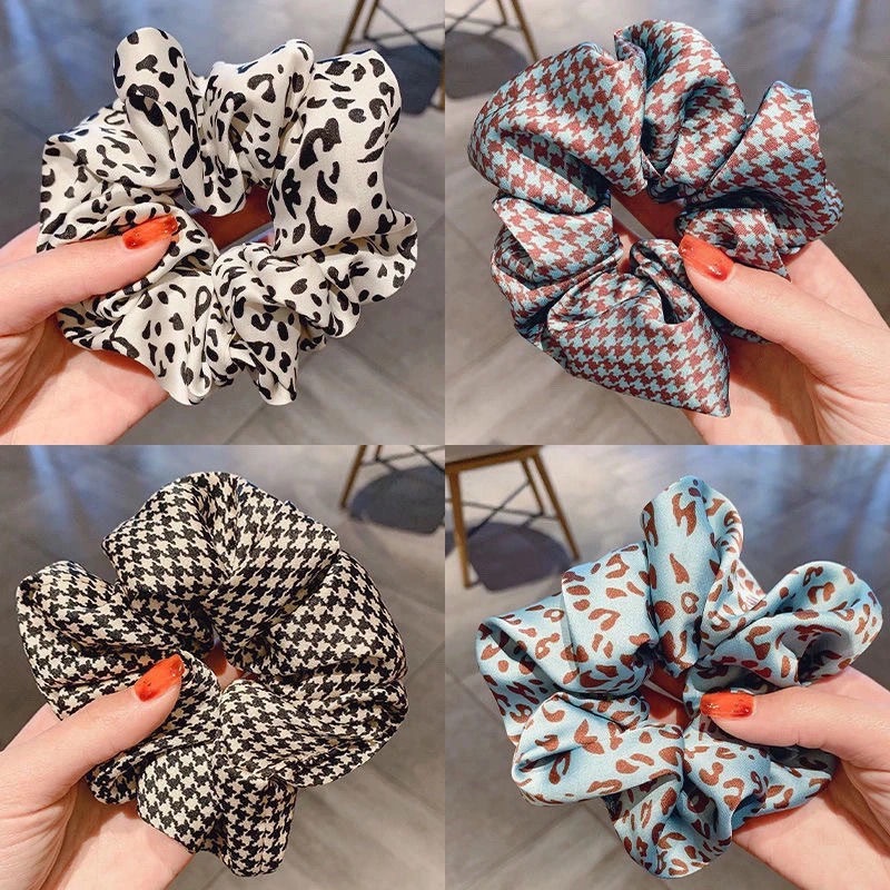 Korean Instagram scrunchie vintage leopard plaid colon circle simple elegant leather band hair tiara