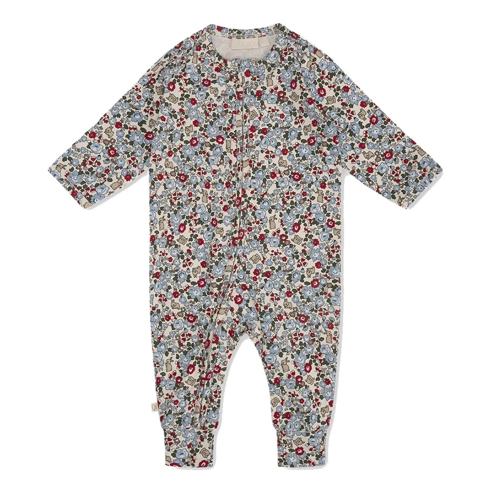 Rabbit and flower (if it is too small, it is recommended to go up two sizes)