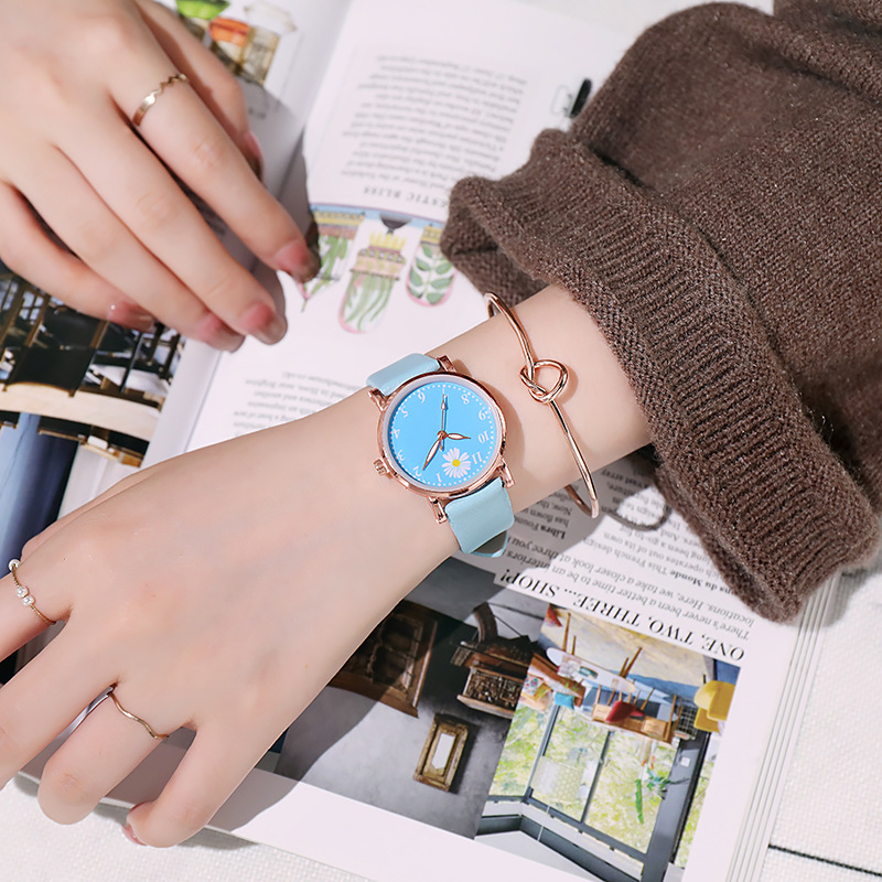 皮带小雏菊:蓝色